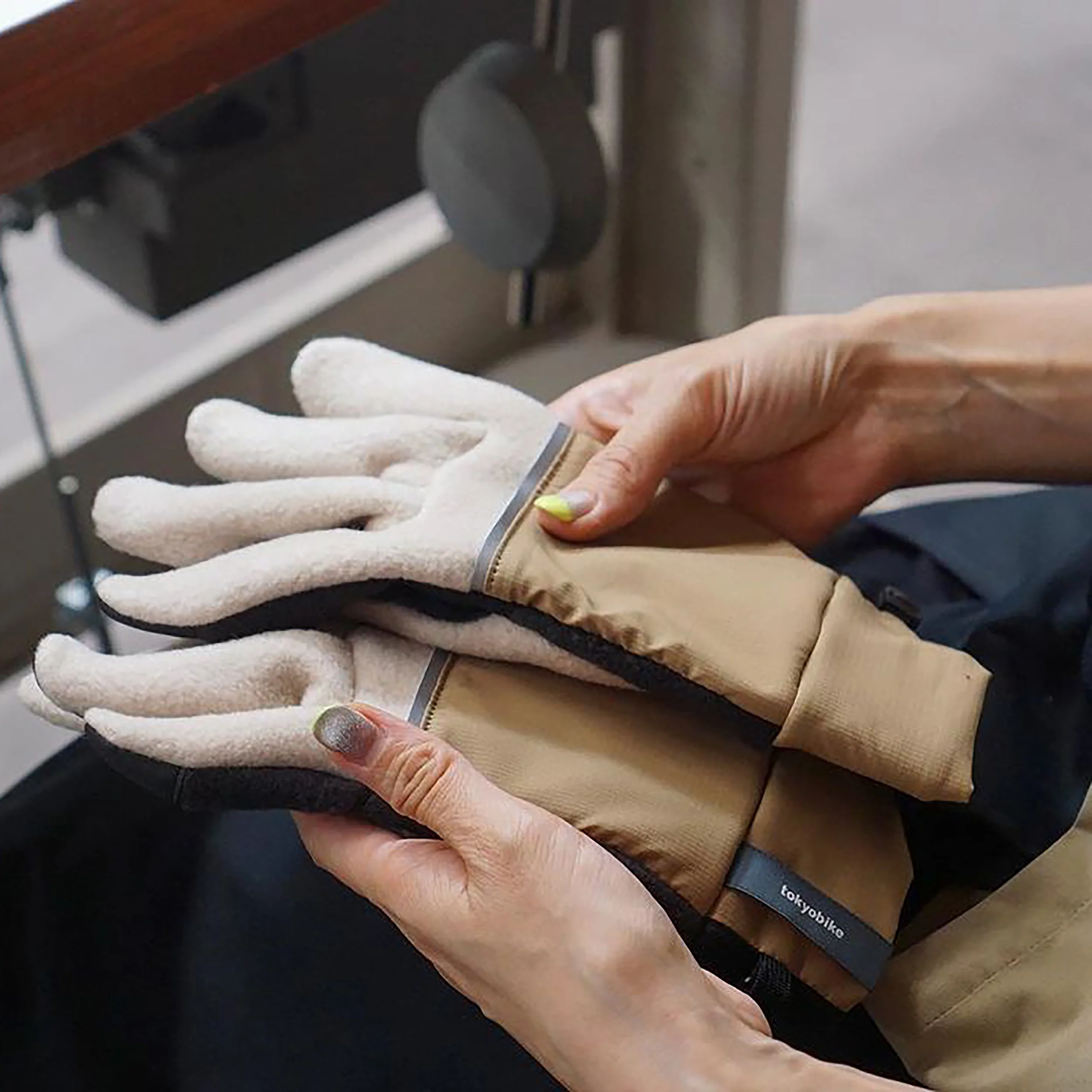 Commuter Gloves - Image 22