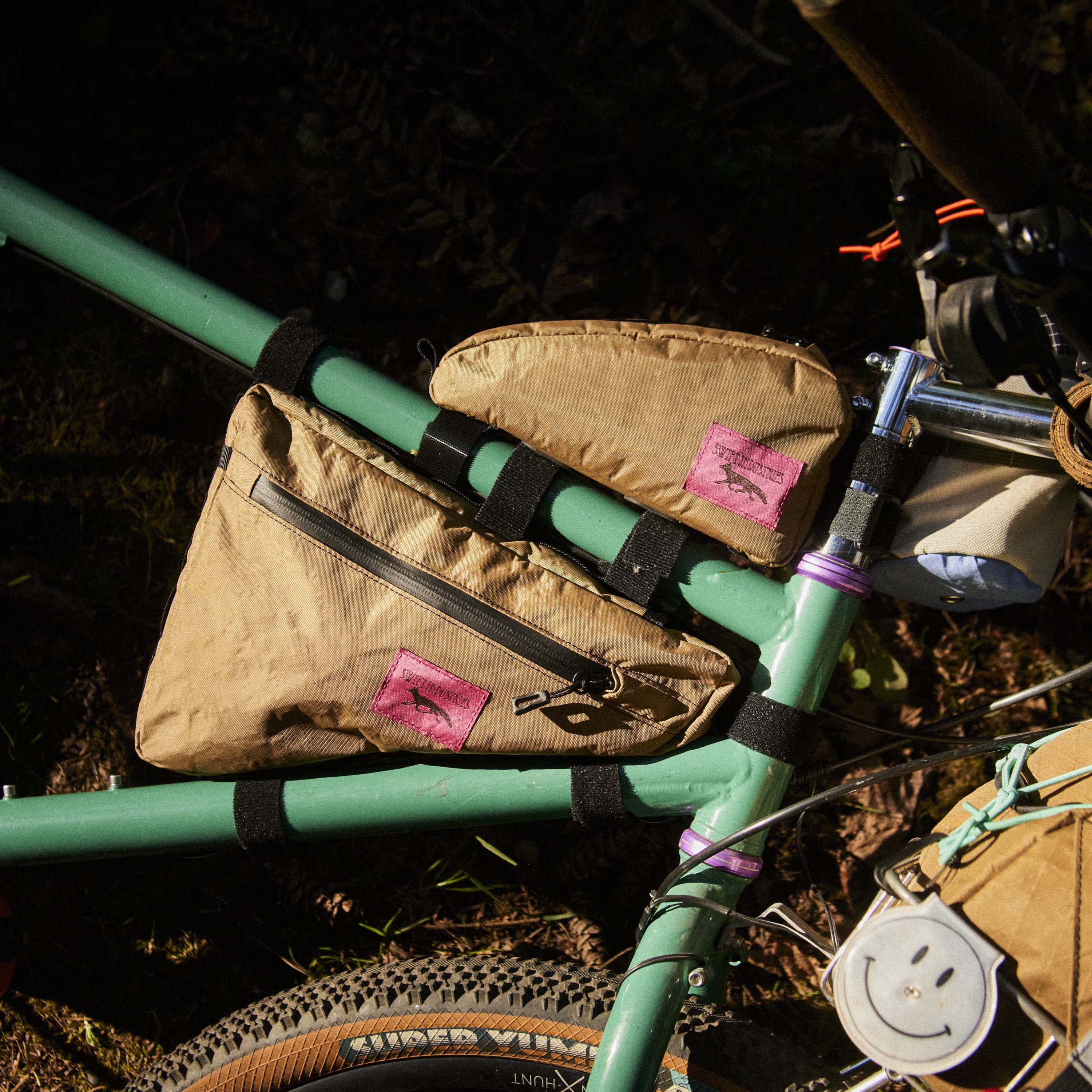 Giddy Up Wedge Frame Bag - Image 4