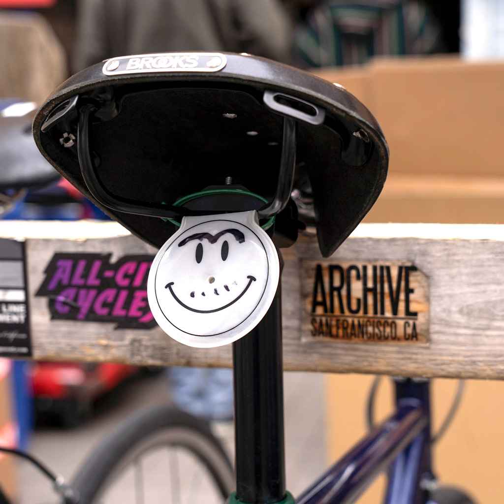 Smile Reflector Clip - Image 9