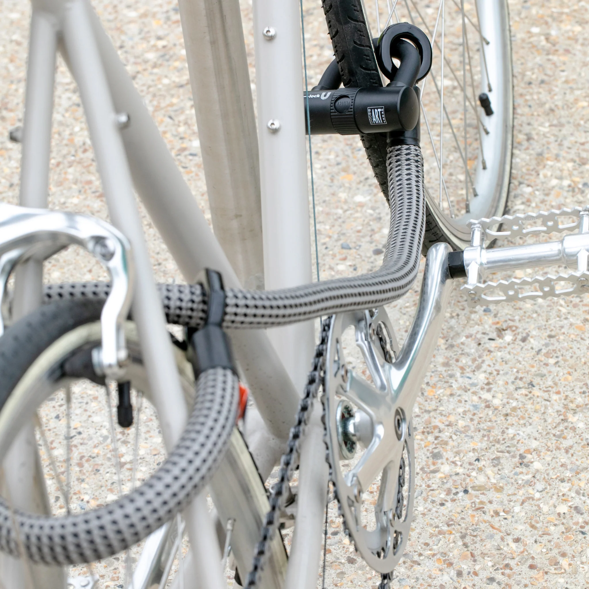 Eyelet with U-Lock - Image 5