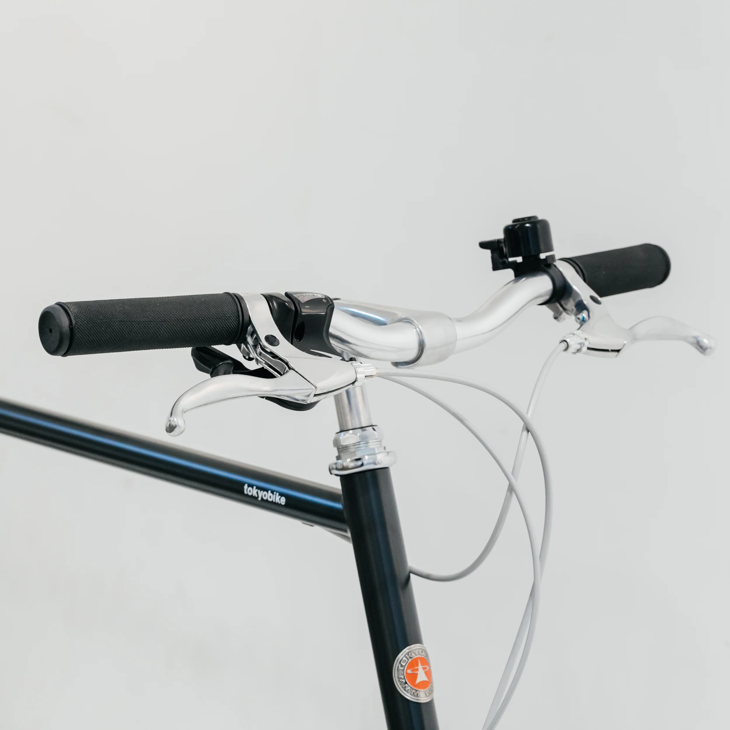 Black Textured Grips - Image 4
