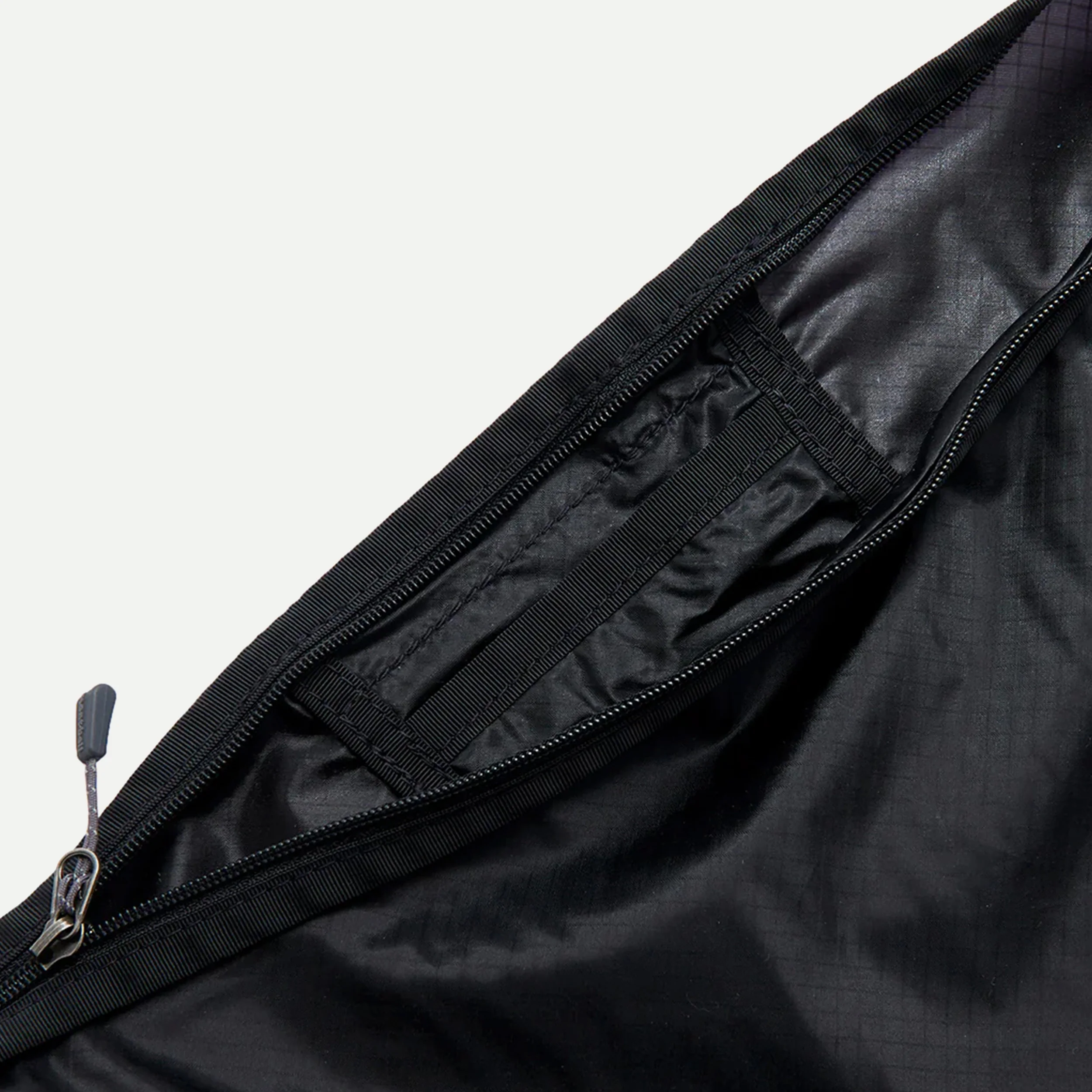 UL Mono Shoulder Bag L - Image 8