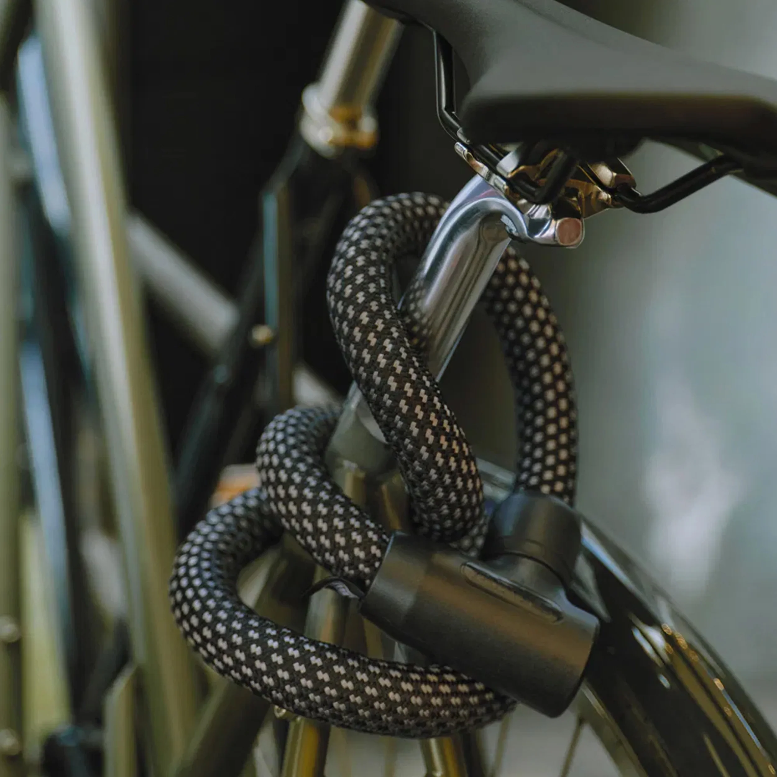 Yarnit 4004K Steel Chain Lock - Image 4
